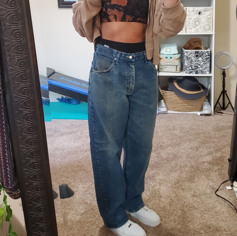 Wrangler | High Waisted Straight Leg Jeans